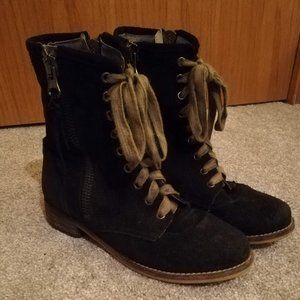 Black Lace-Up Boots